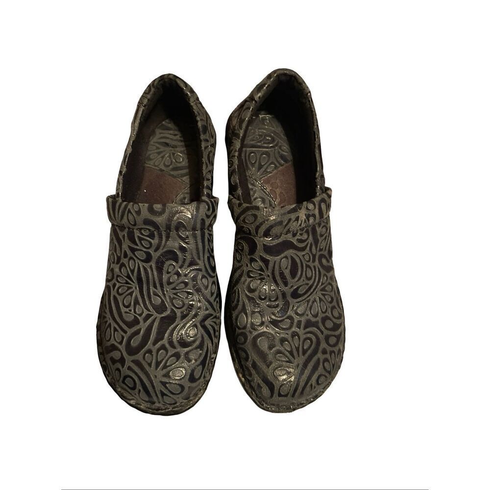 BOC Born Concept Womens Gray Black Leather Slip On Embossed Clog Shoes Size 7
